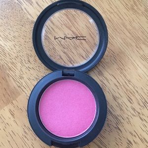 MAC Dollymix sheertone shimmer blush